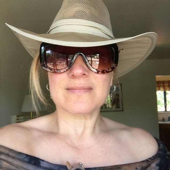 Meet your Posher, Beck - Picture 3 of 4